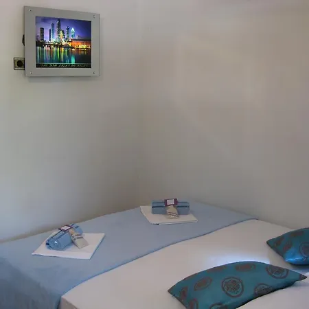 Casa de hóspedes Lisica 3*